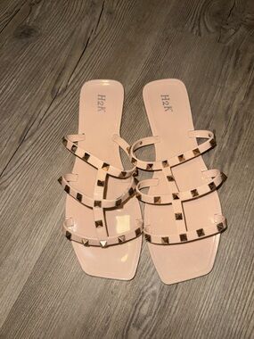 H2K Blush Pink/Nude Studded Multi-Strap Slide Sandals NWOT